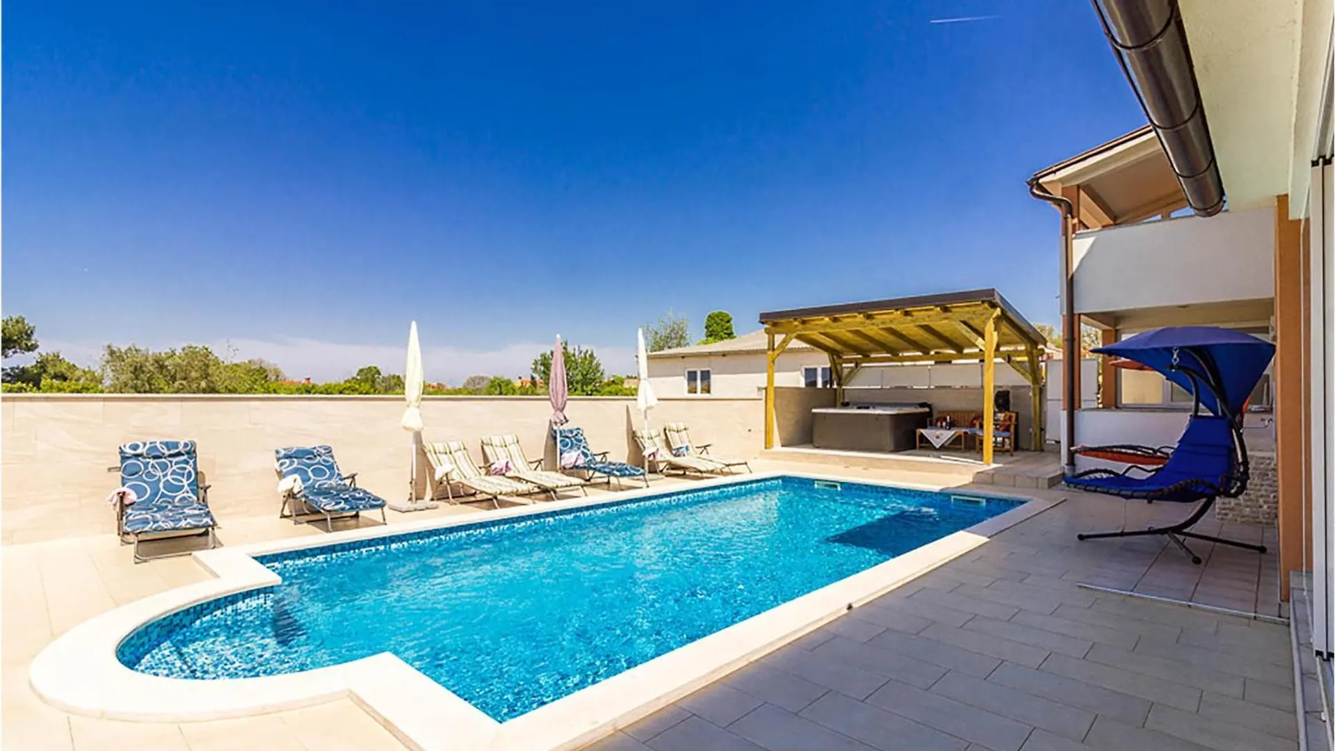 Сasa de vacaciones Gorgeous Home In Vodnjan With Jacuzzi Croacia