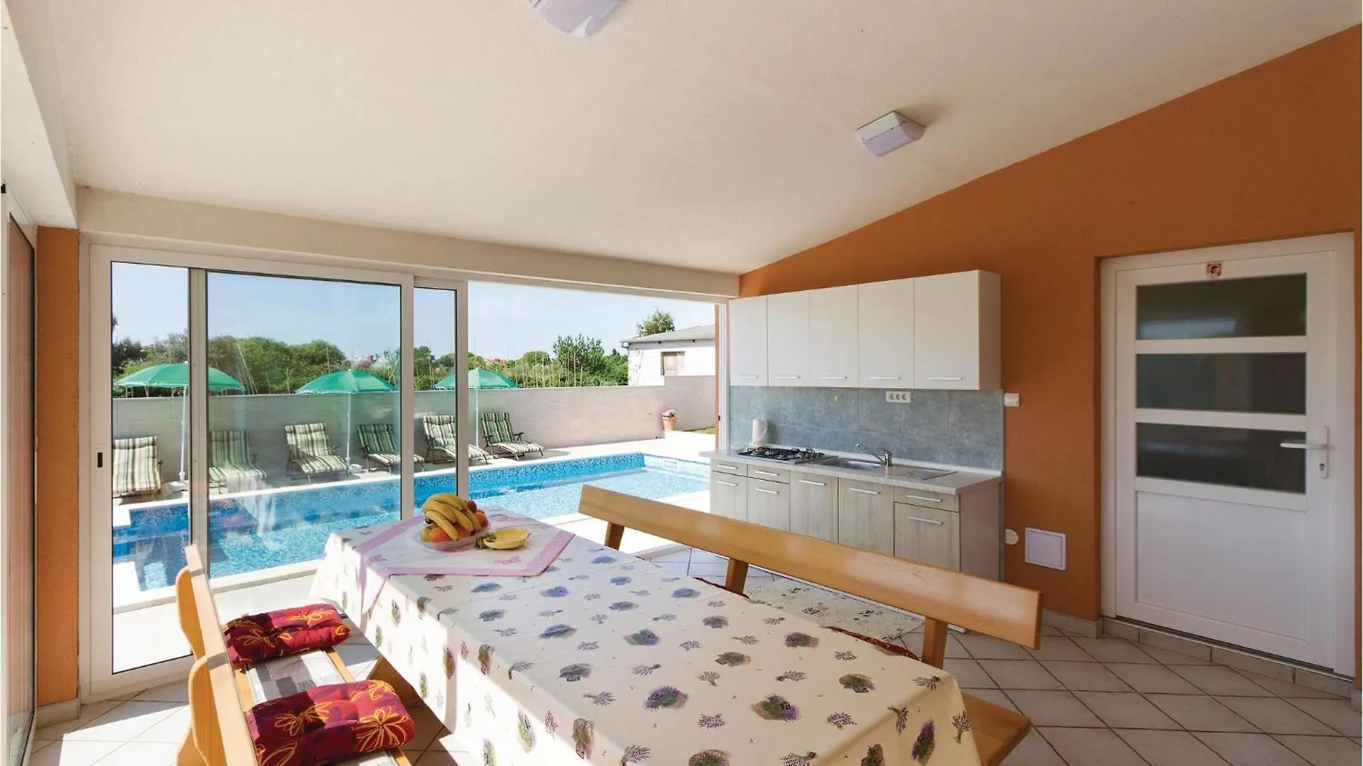 Сasa de vacaciones Gorgeous Home In Vodnjan With Jacuzzi