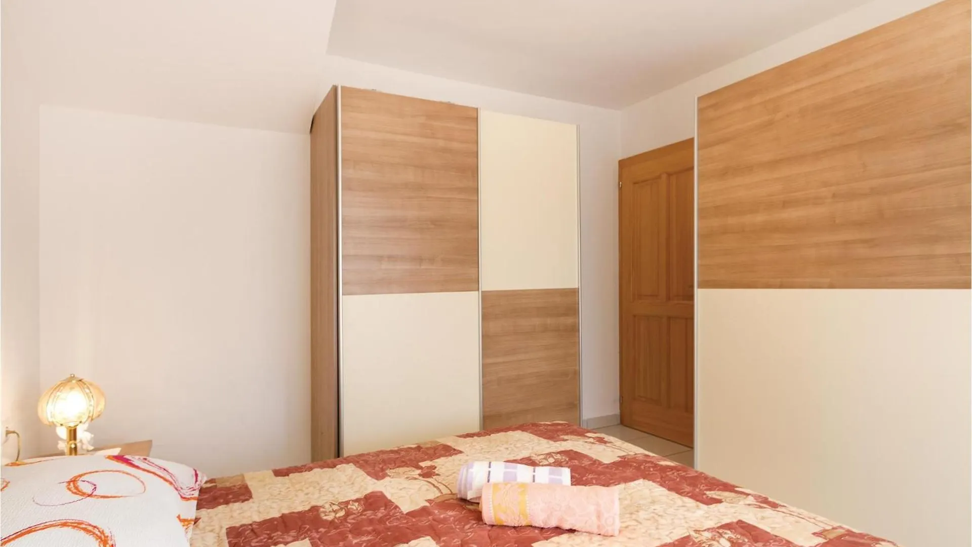 Gorgeous Home In Vodnjan With Jacuzzi Сasa de vacaciones